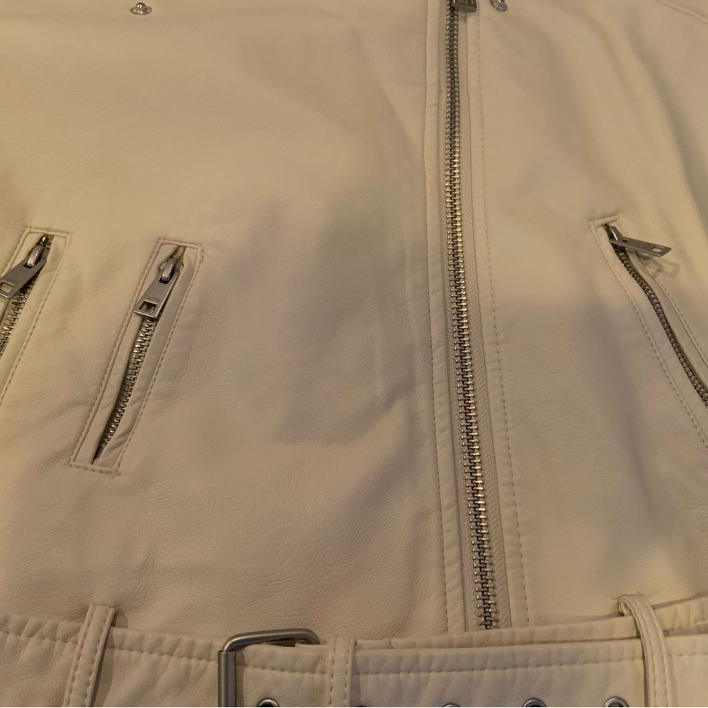 Levi's Women's Off White Faux Leather Biker Moto Crop Jacket Size Large NWT - Picture 8 of 16